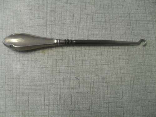 ***CRAZY START @ R50  **** VINTAGE SILVER "LION" HANDLED BOOT / CORSET LACE HOOK