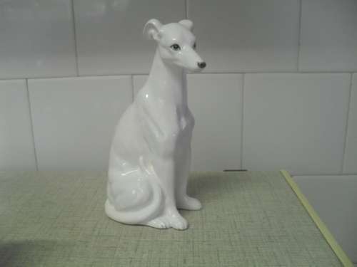 (jy)  NO MAKERS MARK BUT REALLY GORGEOUS GREYHOUND DOG ORNAMENT -ear to tail18cm tall base 9x6cm