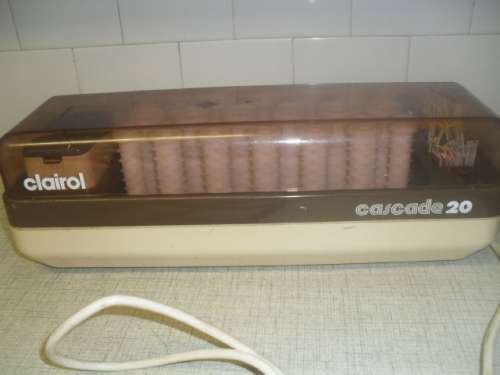 ***CRAZI START @ R50***  A VINTAGE CLAIROL CASCADE 20 HOT / HEATED CURLERS
