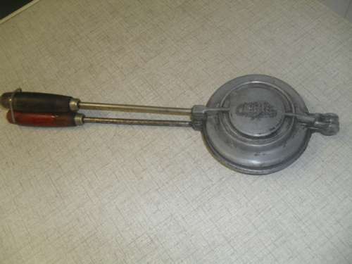 ot(ot4/7)   VINTAGE JAFFLE PRESSURE TOASTER IRON