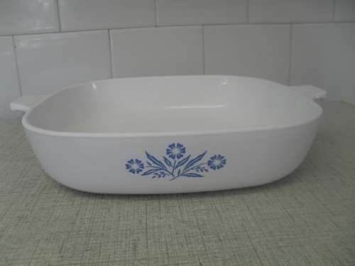 (dc6)  a GORGEOUS VINTAGE CORNFLOWER BLUE CORNINGWARE OVEN BAKING DISH - 25cm x 5cm deep