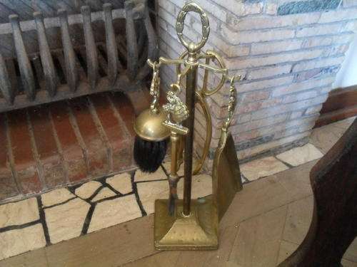 A SET OF VINTAGE BRASS FIRE - IRONS  -40cm tall  base 10.5cm x 10.5cm