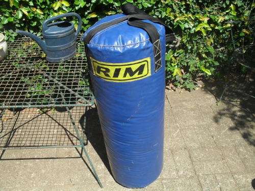 ***************** J A C K P O T **************A RIM BOXING GYM  PUNCHING BAG