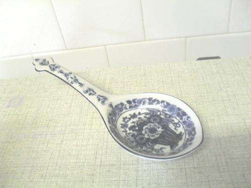 (37)A LOVELY VINTAGE LARGE DELFT SPOON REST / SERVER  -22cm long bowl 11x8cm