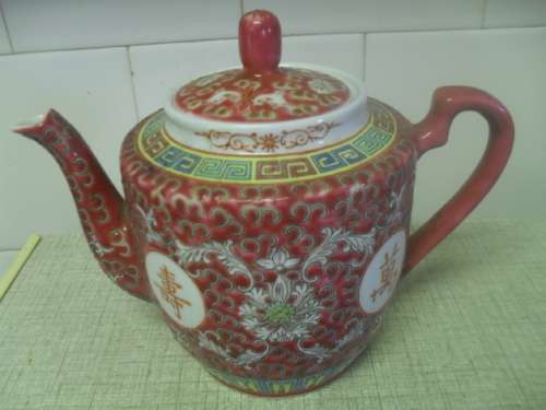 (jai)  A ORIENTAL CERAMIC TEA  POT