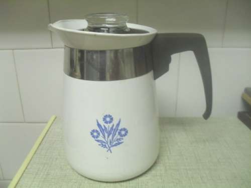 (ja)  A 4 CUP CORNINGWARE STOVE TOP ESPRESSO COFFEE POT -CORNFLOWER BLUE