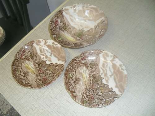 (OR) 1x JOHNSON BROS PUDDING / CEREAL BOWL & 2x SAUCERS