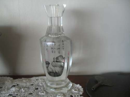 (jerr) a GORGEOUS CUT GLASS JACARTE CHINESE INNER OPTICAL PAINTED VASE