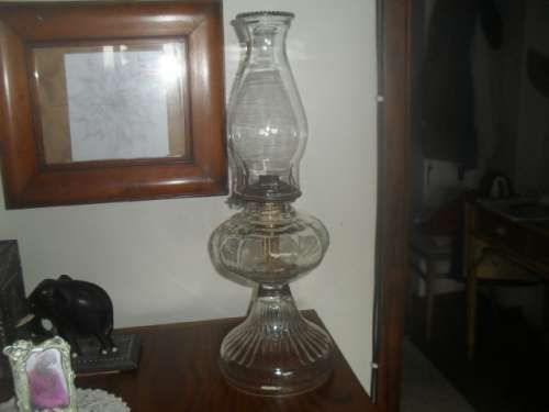 (sr) A GORGEOUS ANTIQUE VICTORIAN GLASS  EAGLE HURRICANE OIL LAMP - with a FLARED SKIRT