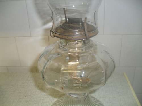 (sr) A GORGEOUS ANTIQUE VICTORIAN GLASS  EAGLE HURRICANE OIL LAMP - with a FLARED SKIRT