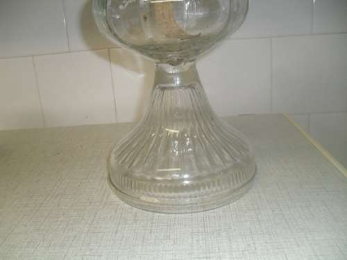 (sr) A GORGEOUS ANTIQUE VICTORIAN GLASS  EAGLE HURRICANE OIL LAMP - with a FLARED SKIRT