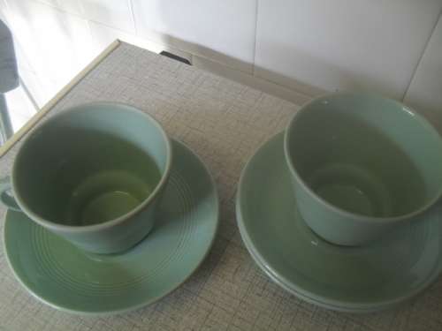 (OR)  2x GORGEOUS `JADE GREEN` CERAMIC WOODS made in ENGLAND BREAKFAST TEA CUP DUO`S - saucer 16cm
