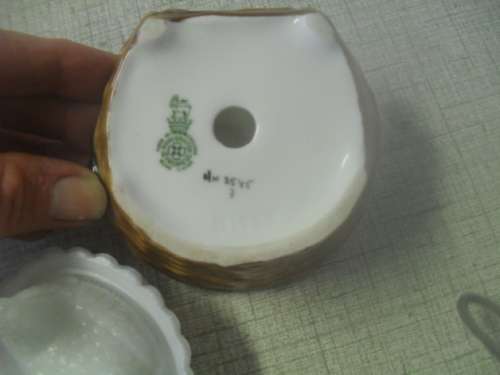 (drR) a GORGEOUS VINTAGE ROYAL DOULTON COCKER SPANIEL in a BASKET - 10X9X6cm