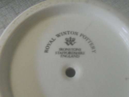 (fyr) a GORGEOUS ROYAL WINTON POTTERY IRONSTONE STAFFORSHIRE ENGLAND POT PLANTER - 11.5cm tall 12cm