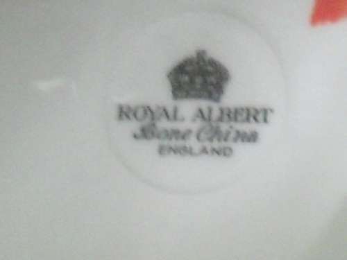 2x  ROYAL ALBERT YELLOW &GOLD TRIM SIDE PLATES - 16cm across
