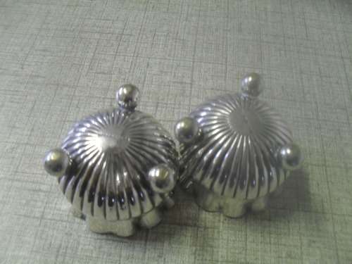 (DEr)  PAIR OF SILVER PLATED  FOOTED  MAPPIN and WEBB OPEN SALTS opening4cm, 3.5cm height incl feet.