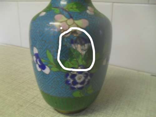 A VINTAGE CHINESE CLOISONNE  URN 17cm tall