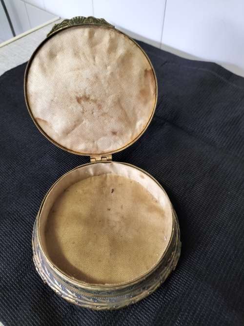 * FOOTED ANTIQUE METAL ORIENTAL JEWELLERY CASKET.