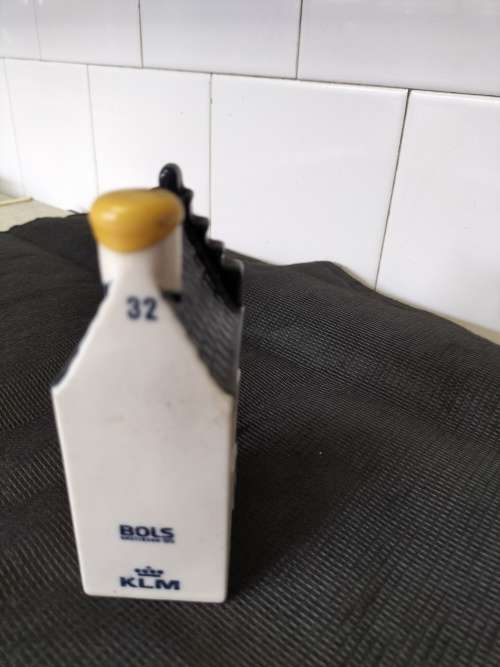 AN ANTIQUE BLUE DELFT KLM BOLS MINATURE HOUSE. SEALED