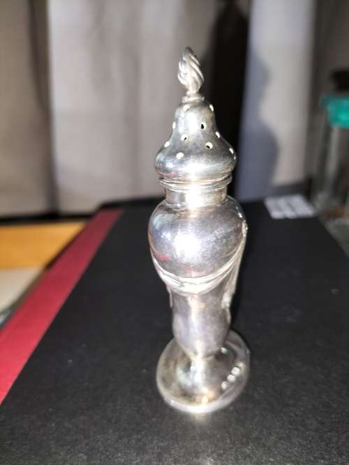 A VICTORIAN BIRMINGHAM SILVER PEPPERETTE.  21gms