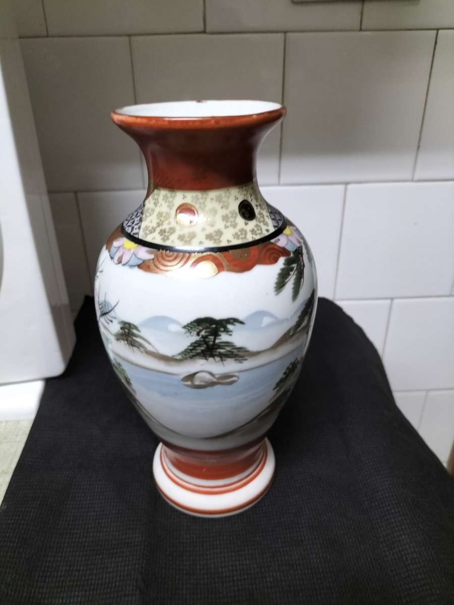 *##A LARGE VINTAGE CHINESE CERAMIC URN