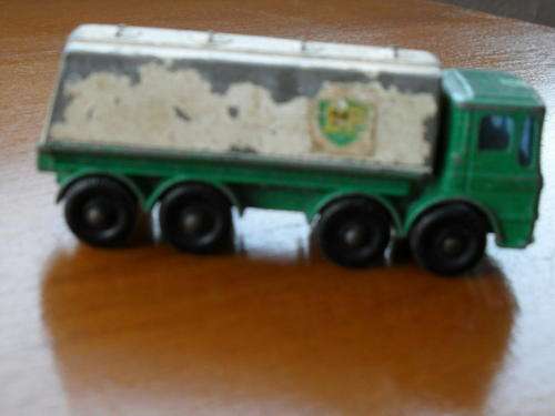 B.P PETROL TANKER LEYLAND.  MATCHBOX SERIES NO. 32 made in ENGLAND by lesney