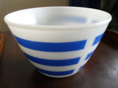 A VINTAGE BLUE AND WHITE STRIPE OPALEX  23 BOWL