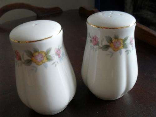 FINE BONE CHINA SALT & PEPPER SHAKERS -Made in England