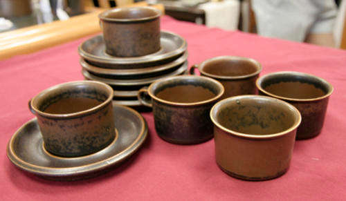 ARABIA SET OF SIX COFFEE CUPS AND SAUCERS - SEE PHOTOS TO APPRECIATE