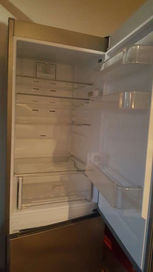 Whirlpool fridge and freezer 6th sense at price to go still in warranty!!