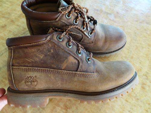 Timberland brown ankle boots practicaaly new for sale