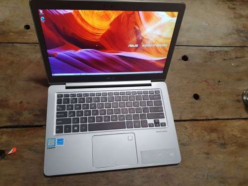 Slim Asus Zenbook notebook UX330U - 256 Gb SSD and High resolution screen