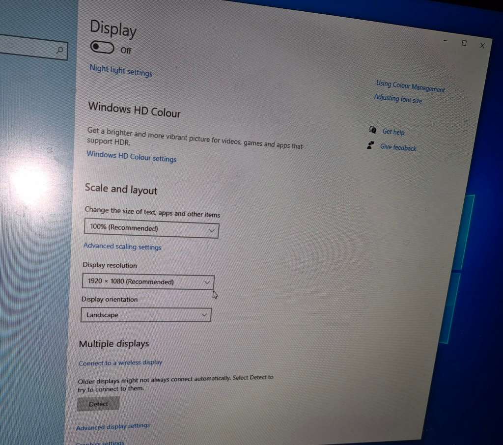 Lenovo All-in-One Desktop PC - i5 9th gen/16gb/250gb