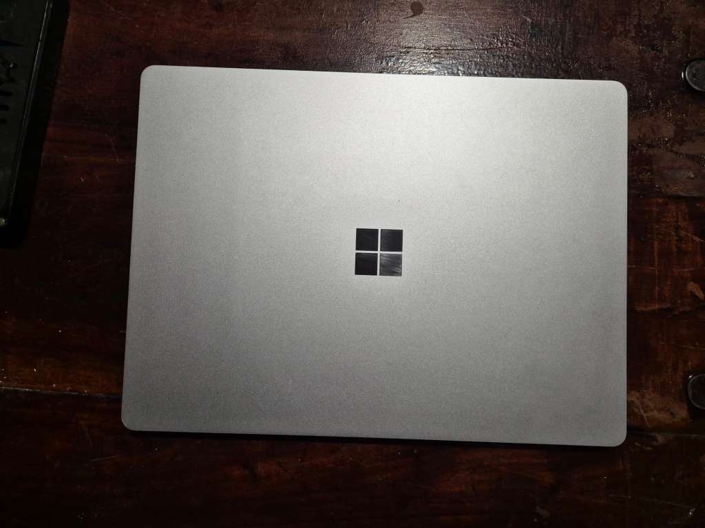 Microsoft Surface Go Laptop Touch (i5-1035G1  8GB RAM 128GB SSD)