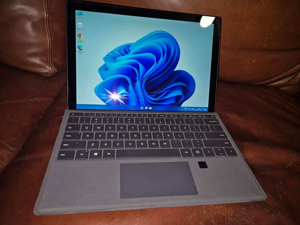 ******MICROSOFT SURFACE PRO 6 512Gb/16GB RAM INTEL CORE I7 - great battery!!!!!!!!******