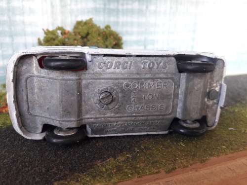 CORGI 466 COMMER MILK FLOAT