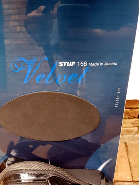 Velvet Snowboard Excellent Condition