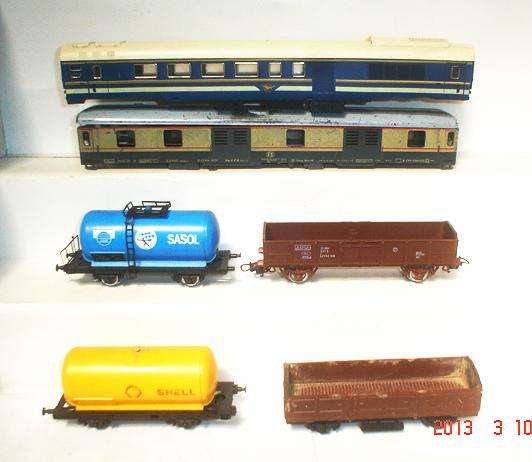 LIMA HO: 6pc Scrap yard for parts only.