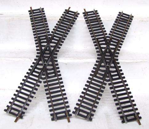 LIMA HO: 2pc #3041 36 Deg Diamond Crossing in very good used condition.