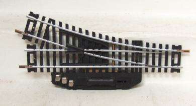 LIMA HO: #3050E RH Manual Turnout Track in good unboxed condition.