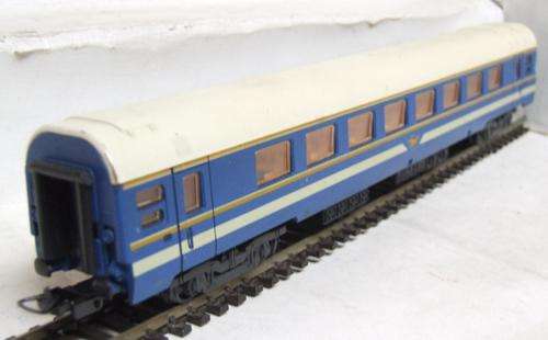 LIMA HO: Blue Train Passenger Coach in good unboxed condition(Italy)