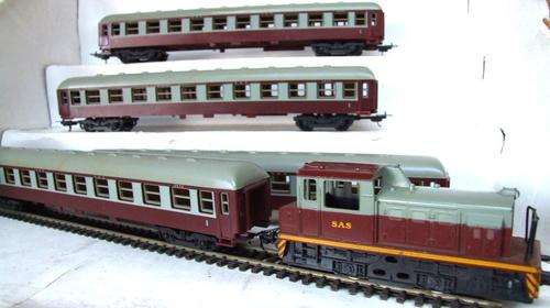 LIMA HO: SAR Brown 1st Class Train Set in good unboxed condition (Italy)