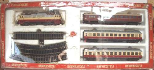 FLEICHMANN HO: Vntage DB TEE Electric Locomotive Train Set in GOOD boxed condition (Germany)