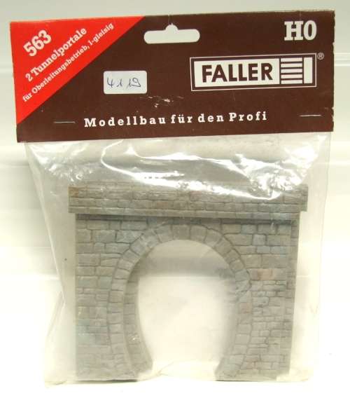 HO SCENERY: 2x Stone Tunnel Entrances in LIKE NEW Sealed condition.