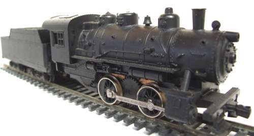 LIMA HO: 0-4-0 Unmarked Steam Locomotive with Water Tender in fair unboxed condition (Italy)