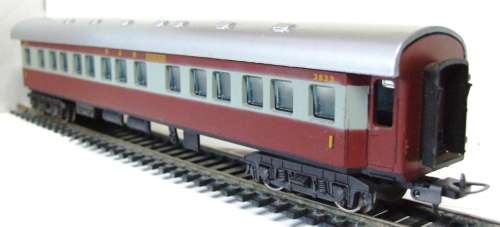 LIMA HO: SAR 1st Class Trans Karoo Passenger Coach in very good, unboxed condition (Italy)