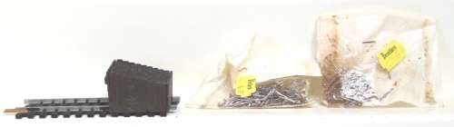 ATLAS HO: 1x Track Buffer Stops +2x pkt Track Pins in good unboxed condition.