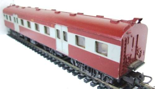 LIMA HO: SAR Suburban First Class Passenger Car in good unboxed condition (Italy)