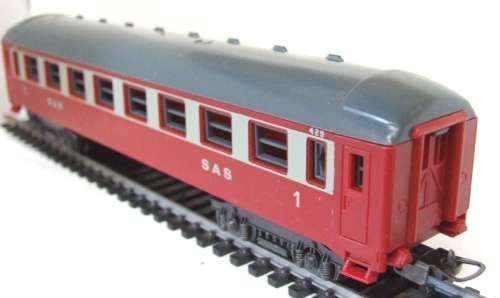 LIMA HO: Junior SAR 1st Class Passenger Coach in very good unboxed condition (Italy)