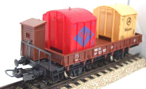 LIMA HO: Freight Carrier with Small Container Load in good unboxed condition(Italy)